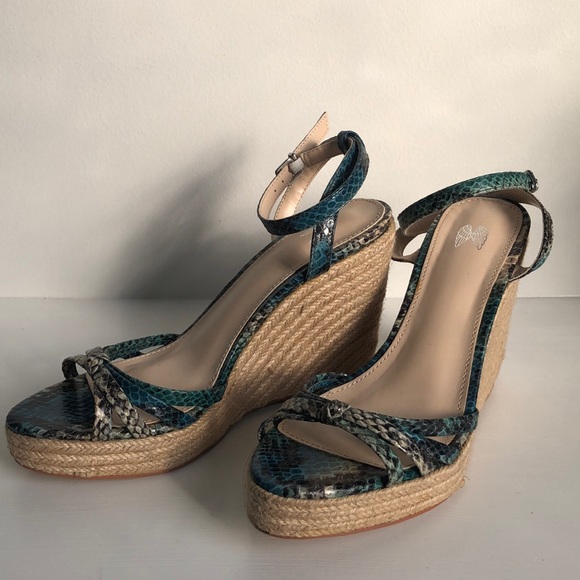 Wedges - Picture 1 of 5